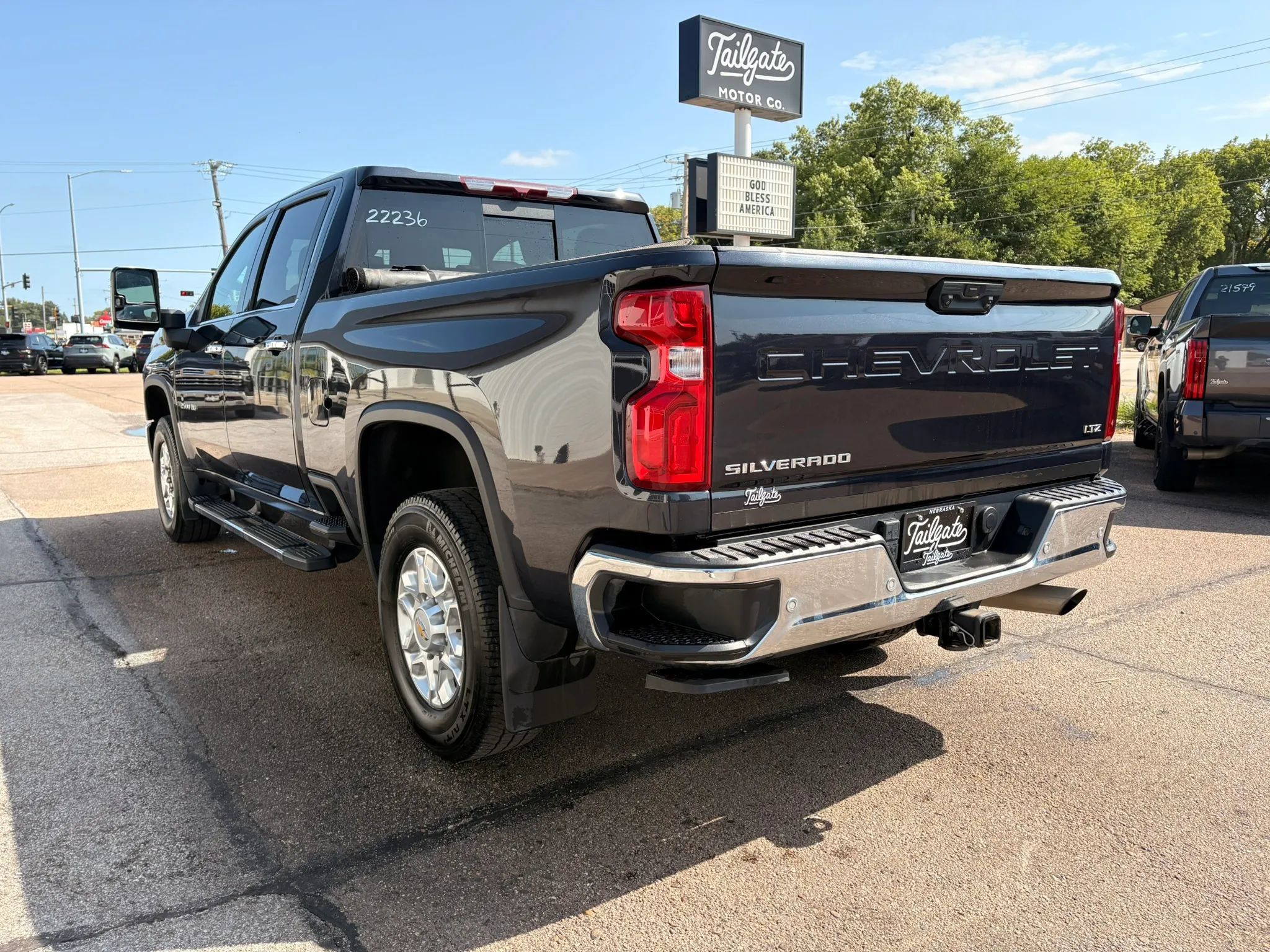 Used 2024 Chevrolet Silverado 2500 LTZ w/ LTZ Plus Package AWD/4WD image 5
