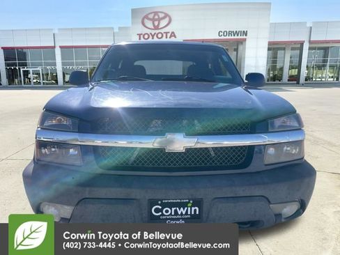 Used 2002 Chevrolet Avalanche 4x4 w/ Off-Road Suspension Pkg image 8