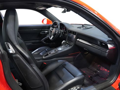 Used 2019 Porsche 911 Turbo S AWD/4WD image 30