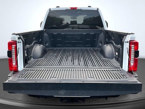 Used 2026 Ford F250 Lariat AWD/4WD image 9