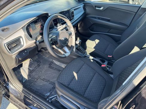 Used 2020 Kia Rio LX image 12