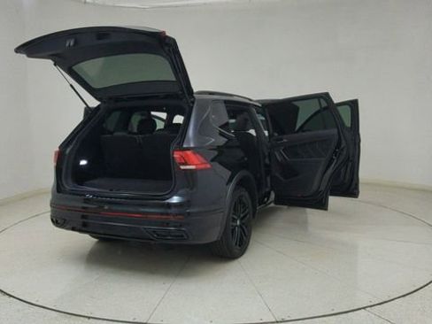 Used 2022 Volkswagen Tiguan SE R-Line image 76