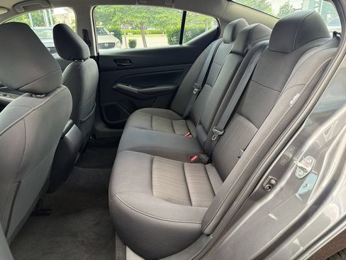 Used 2025 Nissan Altima 2.5 SV FWD image 25