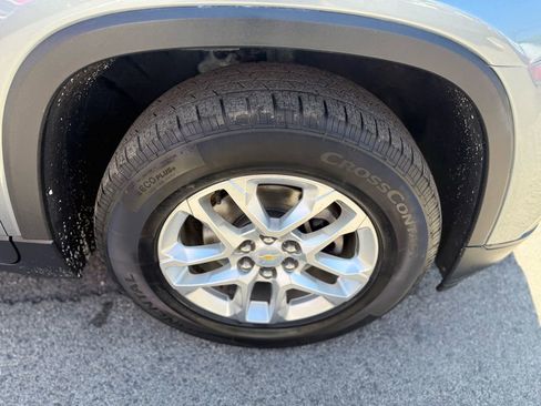 Used 2018 Chevrolet Traverse LS FWD image 6