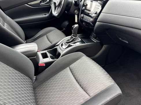 Used 2017 Nissan Rogue S FWD image 16
