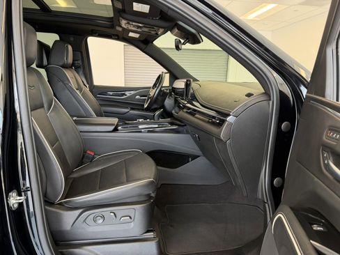 Used 2023 Cadillac Escalade Sport AWD/4WD image 41