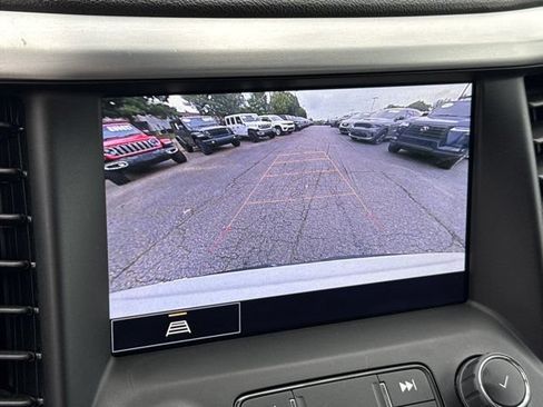 Used 2023 GMC Acadia SLT FWD image 32