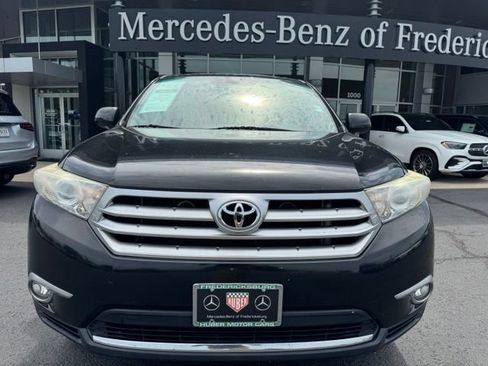 Used 2012 Toyota Highlander Limited w/ Tow Pkg AWD/4WD image 2