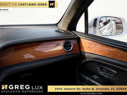 Used 2022 Bentley Bentayga AWD/4WD image 46
