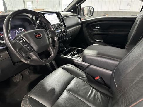 Used 2021 Nissan Titan PRO-4X w/ Pro-4x Convenience Package image 16