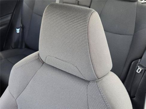 Used 2021 Toyota RAV4 LE FWD image 21