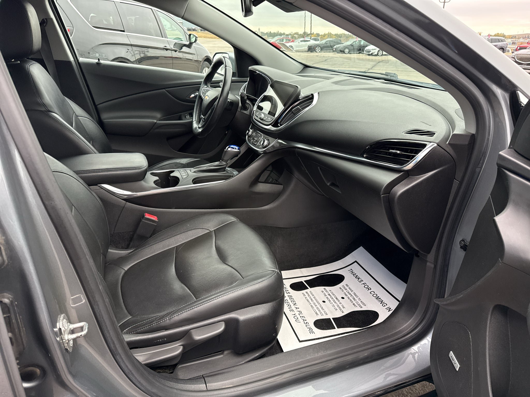 Used 2018 Chevrolet Volt Premier w/ Driver Confidence Package FWD image 10
