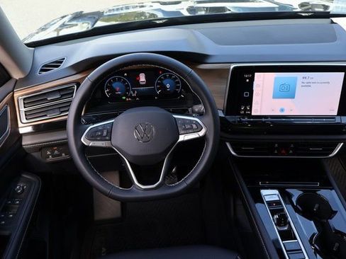 New 2026 Volkswagen Atlas SE image 15
