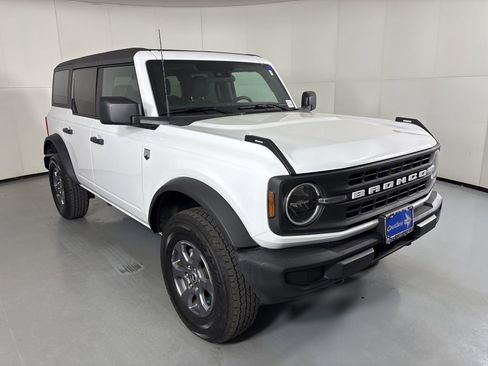 Used 2025 Ford Bronco Big Bend image 2