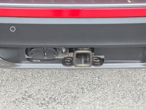 Used 2023 Ford Explorer XLT w/ Equipment Group 202A image 13