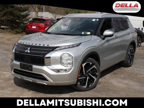 Used 2024 Mitsubishi Outlander SEL image 1