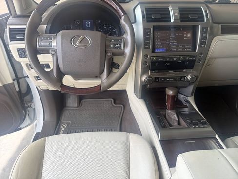Used 2017 Lexus GX 460 Premium AWD/4WD image 18