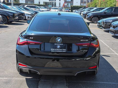 Used 2023 BMW i4 eDrive40 RWD image 9