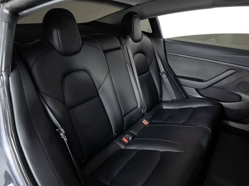 Used 2021 Tesla Model 3 Standard Range image 24