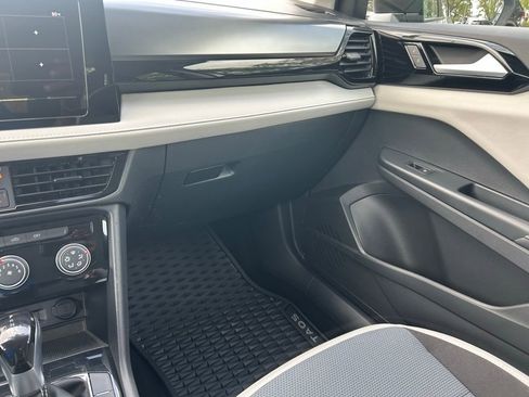 Certified 2025 Volkswagen Taos S image 11