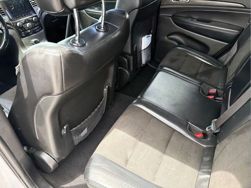 Used 2021 Jeep Grand Cherokee Laredo X RWD image 25
