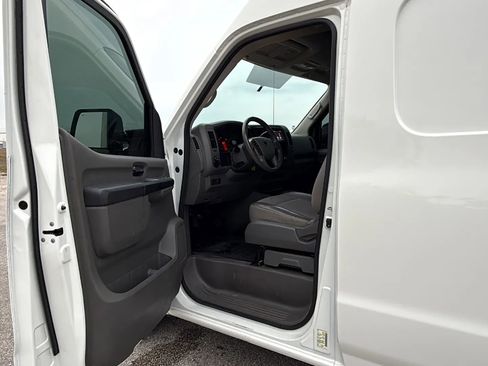 Used 2020 Nissan NV 3500 SV image 9