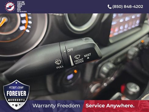 Used 2021 Jeep Gladiator Overland w/ Popular Equipment Package AWD/4WD image 24