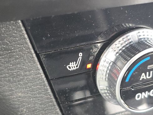 Used 2024 Mitsubishi Outlander SE image 27