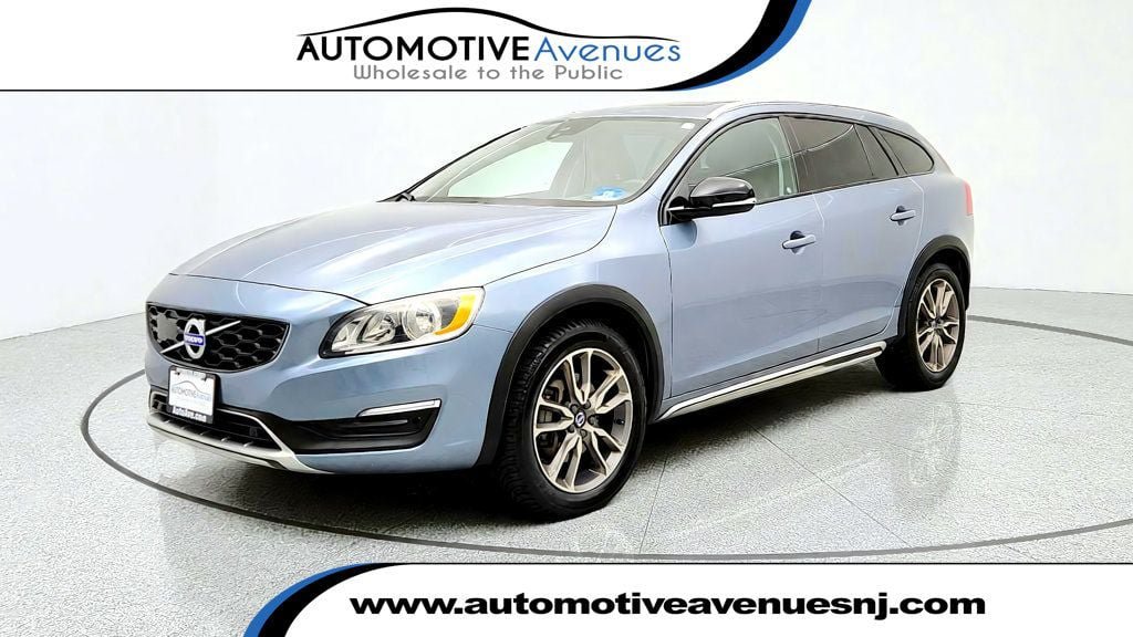 Used 2018 Volvo V60 T5 Cross Country w/ Convenience Package AWD/4WD image 1