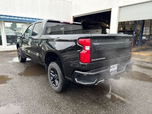 Used 2020 Chevrolet Silverado 1500 LT Trail Boss w/ Convenience Package image 3