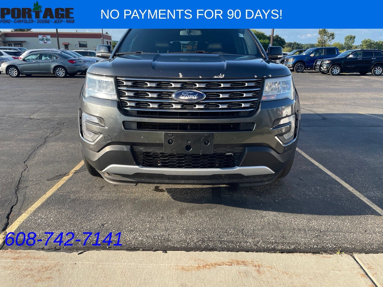 Used 2017 Ford Explorer XLT w/ Equipment Group 202A AWD/4WD image 2