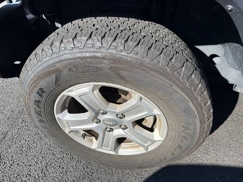 Used 2019 Jeep Wrangler Unlimited Sport S AWD/4WD image 6