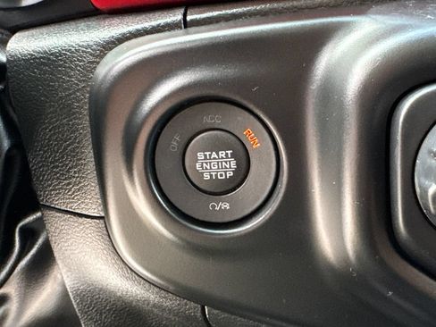 Used 2023 Jeep Wrangler Unlimited Rubicon AWD/4WD image 31