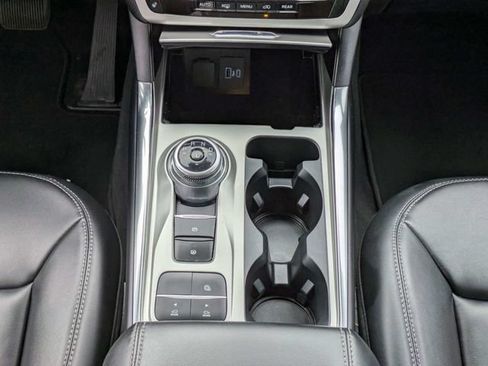 Used 2022 Ford Explorer XLT w/ Equipment Group 202A RWD image 20