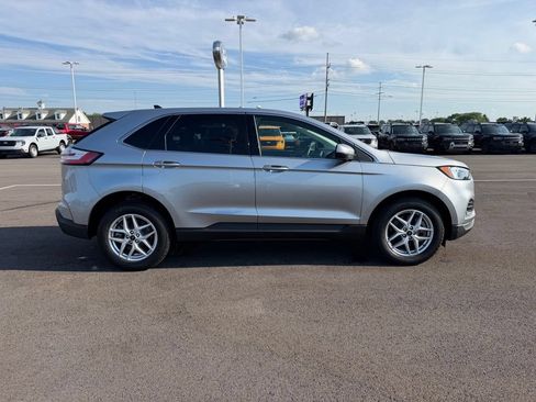 Used 2024 Ford Edge SEL w/ Convenience Package AWD/4WD image 4