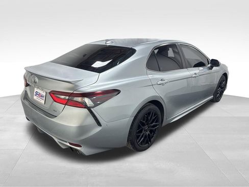 Used 2021 Toyota Camry SE FWD image 4