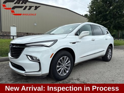 Used 2024 Buick Enclave Premium AWD/4WD image 1