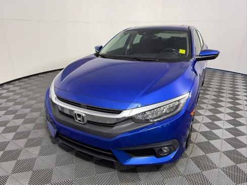 Used 2016 Honda Civic Touring image 2
