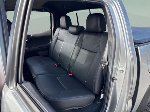 Used 2023 Toyota Tacoma TRD Off-Road w/ TRD Premium Off Road Package image 32