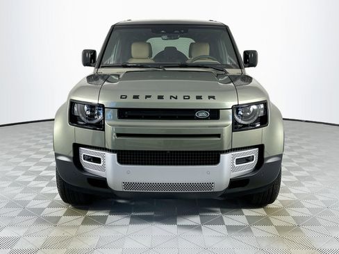 Used 2025 Land Rover Defender 110 S AWD/4WD image 2