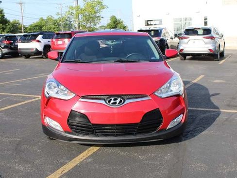 Used 2014 Hyundai Veloster w/ Style Package 02 FWD image 3