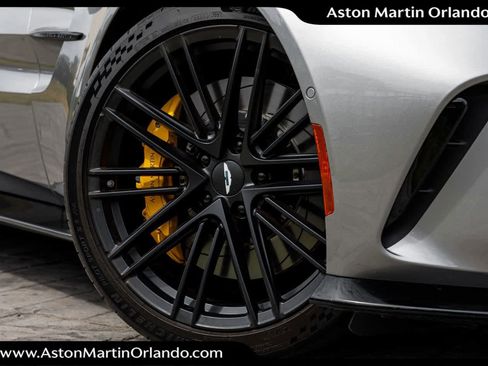 Used 2025 Aston Martin V8 Vantage Coupe image 4