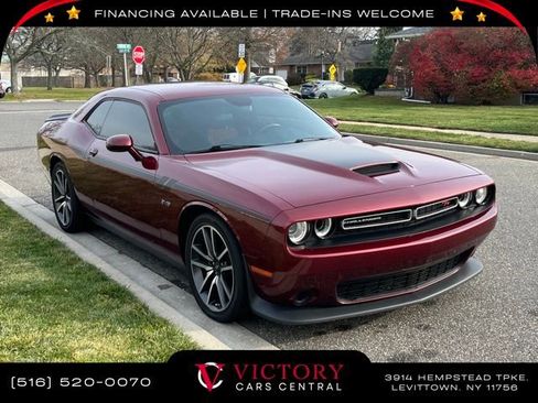 Used 2023 Dodge Challenger R/T image 3