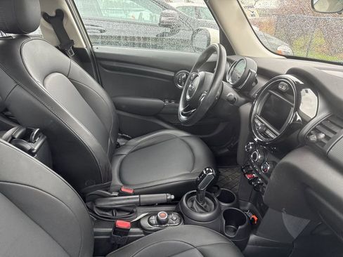 Used 2020 MINI Cooper 4-Door Hardtop image 9