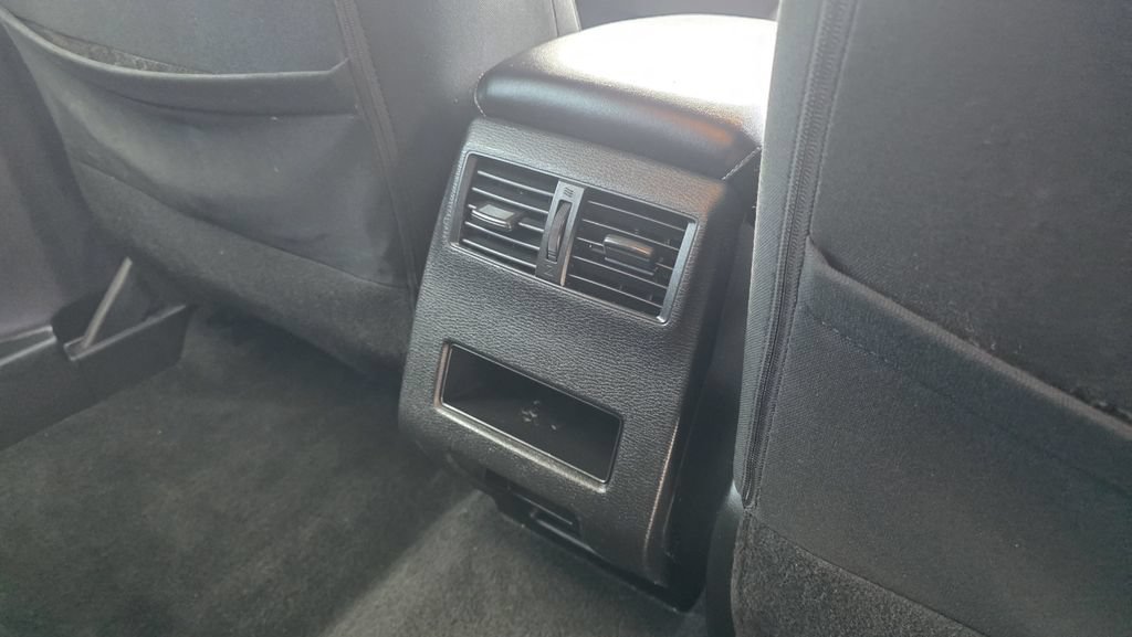 Used 2023 Mitsubishi Outlander ES FWD image 8