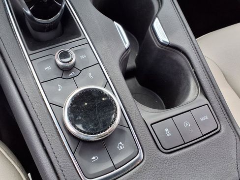 Used 2022 Cadillac XT4 Luxury image 27