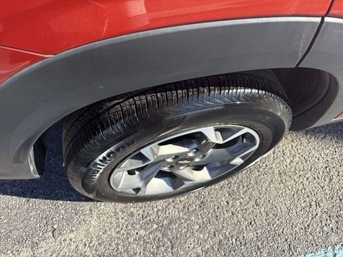 Certified 2024 Chevrolet Trax LT w/ Driver Confidence Package image 40