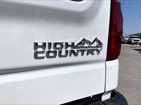 Used 2024 Chevrolet Silverado 1500 High Country w/ Technology Package AWD/4WD image 31