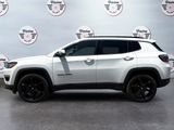 Used 2018 Jeep Compass Latitude image 2
