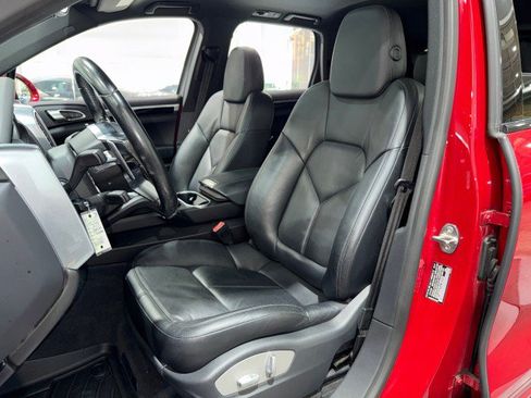 Used 2017 Porsche Cayenne S AWD/4WD image 9